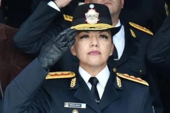 Rosana Bello, una mujer en alcanzar el rango de Comisario General en la Policía de Neuquén