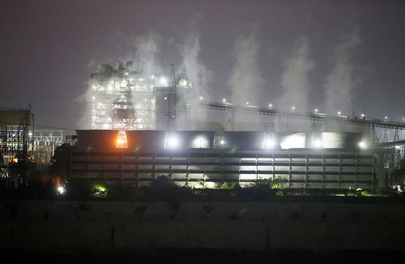 India's power-sector CO2 emissions fall for second time in over four decades, report says