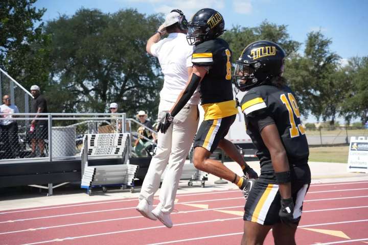Bulldogs Fall by Field Goal to East Texas Baptist