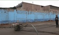 Comas: camión de basura derriba dos postes y deja sin luz e Internet a vecinos
