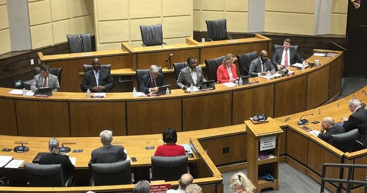 Few Mobile councilmembers endorse in mayor’s race