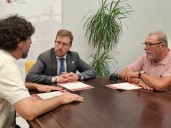 Sindicatos respaldan la jornada laboral de 37,5 horas ante el subdelegado del Gobierno