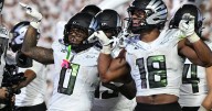 Oregon moves to No. 2 behind Buckeyes in AP poll; Rebels, Sooners join top 5; Alabama back in top 10