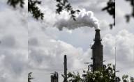 El petróleo sigue bajando y preocupa aumento de la oferta