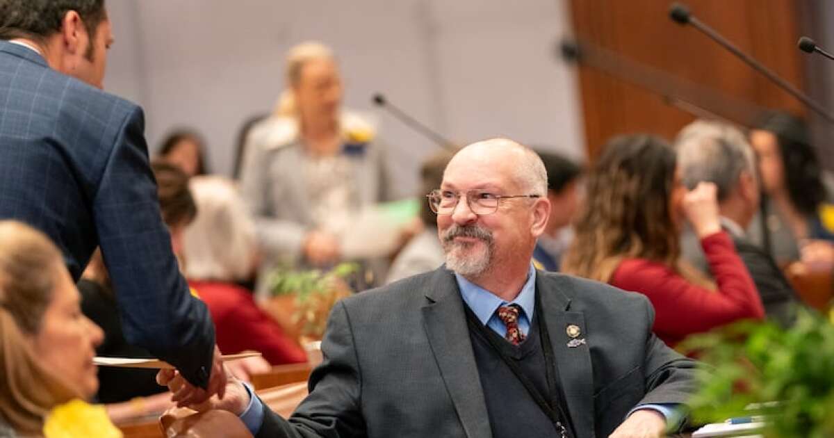 Oregon Democrats put special session on hold amid key senator’s absence