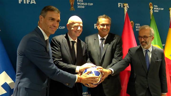 Pedro Sánchez se reúne con Infantino tras condicionar la presencia de España en el Mundial a Israel