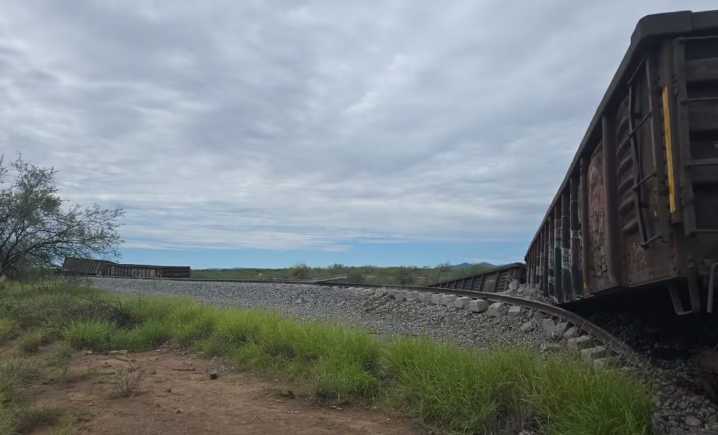 Se descarrila tren con 9 vagones en Carbó, transportaba cobre