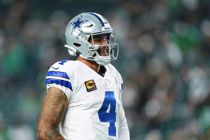 Apopka grad and Eagles star Jalen Carter ejected before the first snap for spitting on Cowboys’ Dak Prescott