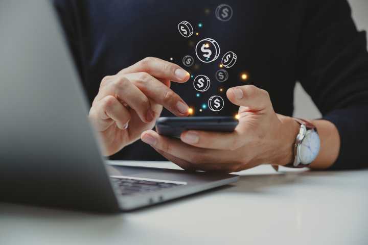 MercadoLibre Stock: Profitability Under Pressure Long-Term Buy Signal Remains(NASDAQ:MELI)