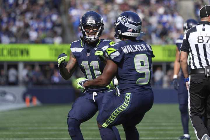 Big plays on special teams lift Seahawks to 44