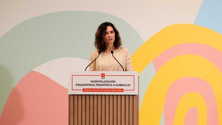 El Gobierno de Ayuso retira un curso para profesores sobre cómo tratar el franquismo en las aulas por su "sesgo político"