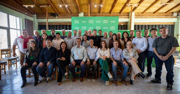 En Regina, Weretilneck juntó a 28 intendentes que respaldan a los candidatos del oficialismo