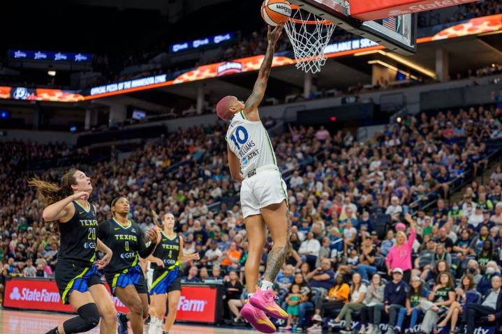 Deadspin | Lynx extend franchise mark for wins in rout of Wings
