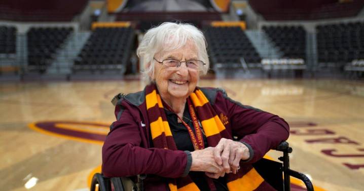 Sister Jean, longtime Loyola Chicago chaplain and March Madness icon, retires at 106