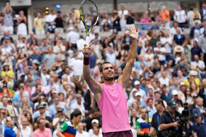 Carlos Alcaraz beats Novak Djokovic at the U.S. Open to reach 3rd consecutive Grand Slam final