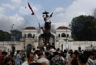 Quemaron a esposa de exprimer ministro de Nepal tras violentas protestas; van 25 muertos
