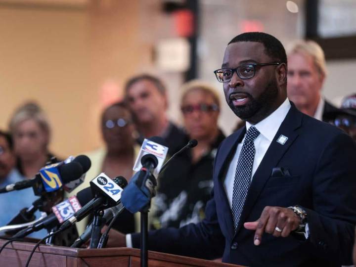 Memphis mayor reacts to National Guard deployment plan