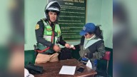 Policía halla dinero extraviado y lo devuelve a su propietaria