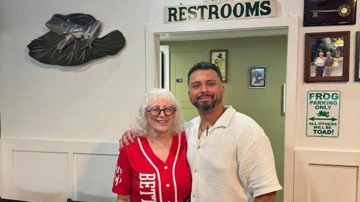 Helene destroyed a North Redington Beach restaurant. Then customers stepped up