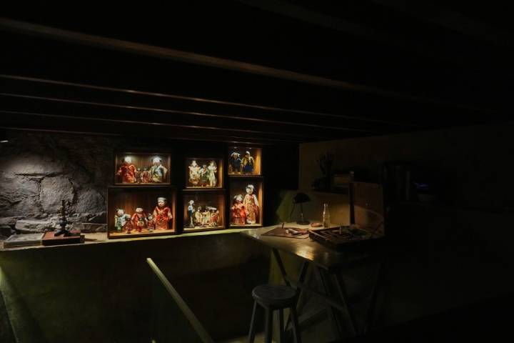 The Kahlo family opens the doors of their house, inviting visitors to Frida's beloved basement