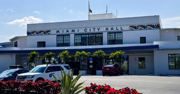 Elecciones en Miami, 13 candidatos compiten por la alcaldía en una reñida contienda