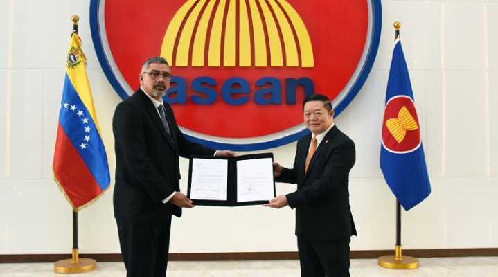 Embajador venezolano presenta Cartas Credenciales ante la Asean en Yakarta