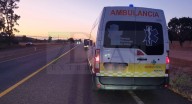 Se desprende una rueda de un coche y choca contra un tráiler en la N