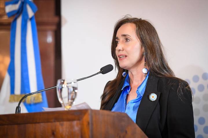 🕊️ Villarruel homenajeó a Rucci y marcó distancia con el Gobierno