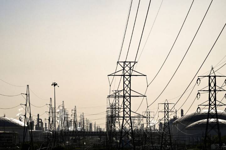 Senate Democrats Blame Trump’s Assault on Clean Energy for High Electricity Prices