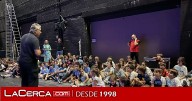 Los más jóvenes disfrutan de una noche mágica en el Teatro Buero Vallejo gracias al Consejo de la Infancia