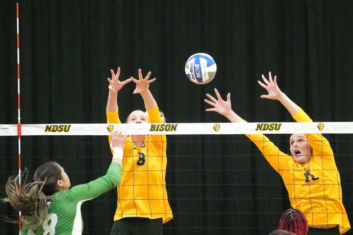 Bison snap skid, earn third straight win over Fighting Hawks