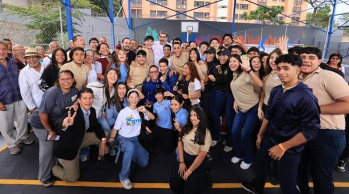 Venezuela garantiza educación pública gratuita, de calidad y de nueva generación