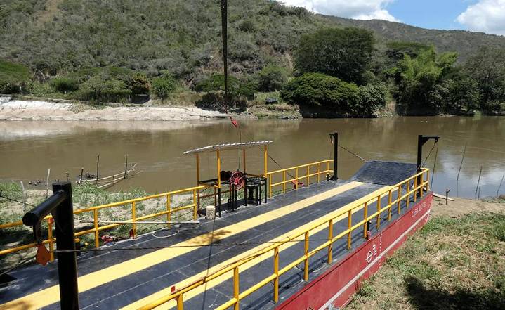 Nueva barca de Caramanta sigue sin funcionar: trámites retrasan el transporte fluvial en el Valle del Cauca