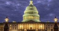 Trump in bid to avert shutdown as deadline looms