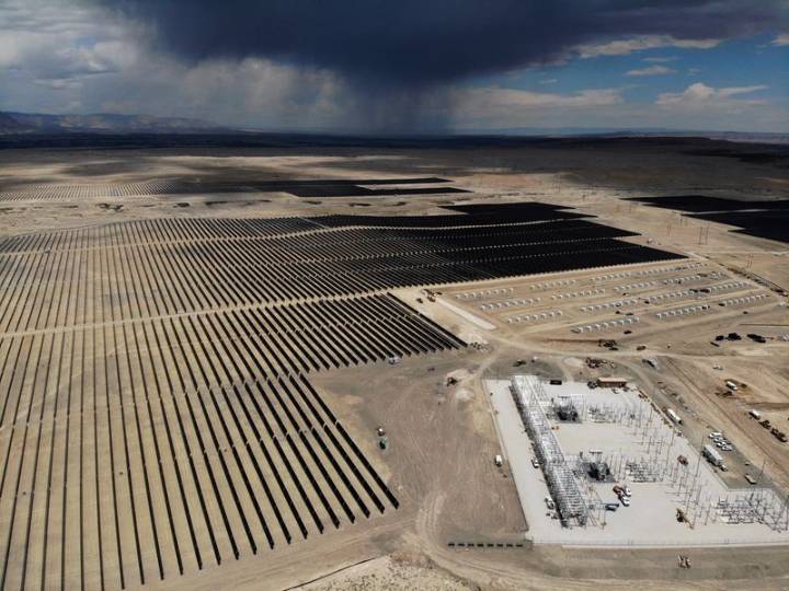 Trump policies threaten US clean energy jobs engine, report says