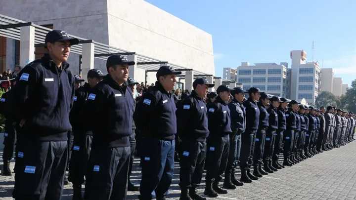 Diplomados en Seguridad acusan a la Policía de invalidar sus títulos con un nuevo curso eliminatorio