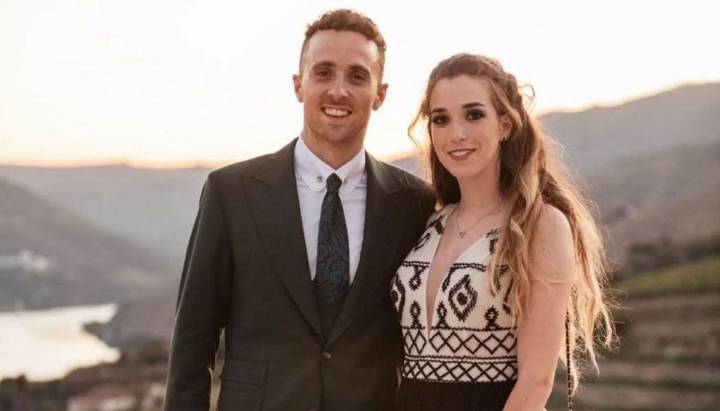 Así quedó el Instagram de revista que publicó polémica foto de viuda y mejor amigo de Diogo Jota
