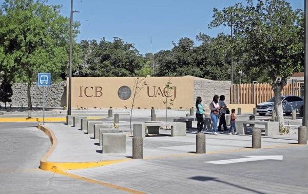Exponen estudiantes fallas eléctricas en ICB