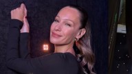 Pampita volvió a la tele con un jugado minivestido acordonado