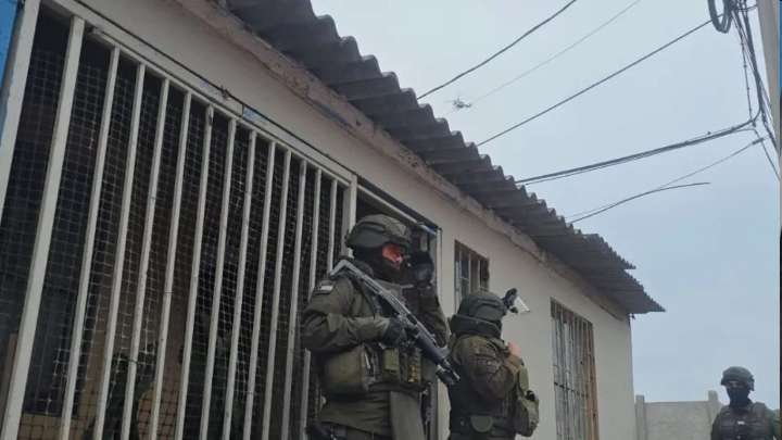 Con helicóptero y alto poder de fuego intervienen barrio rojo porteño: LA VILLA DOMINANTE