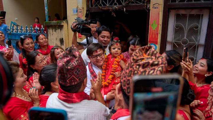 Nepal: una niña de dos años fue elegida como nueva diosa viviente