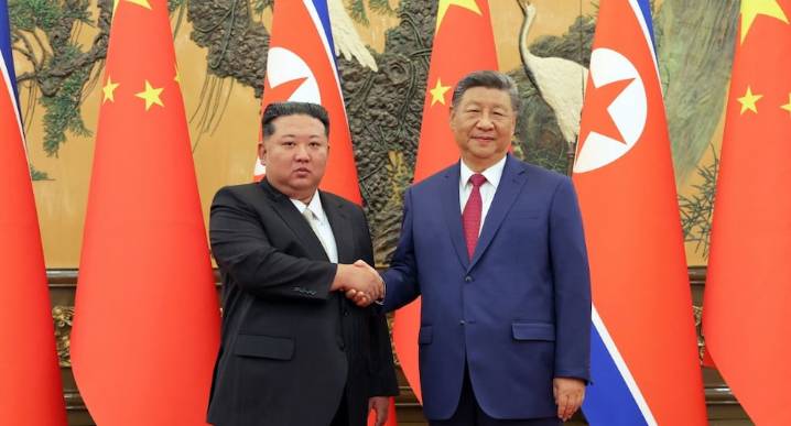Canciller de China afirma que los lazos con Corea del Norte son una “directriz inquebrantable”