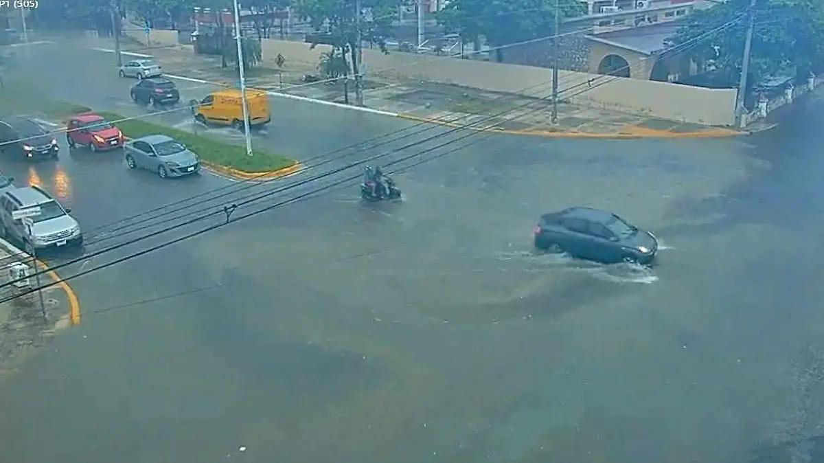 Aire húmedo del Caribe ocasiona lluvias intensas y anegaciones en Campeche