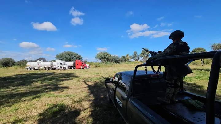 Asegura Ejército y GN pipas huachicoleras