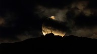 El eclipse se traspapela con las nubes