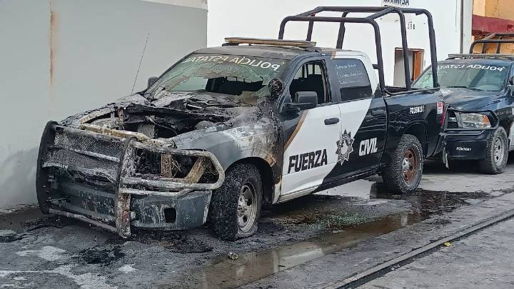 Se incendia patrulla de Fuerza Civil en la colonia Obrerista en Monterrey