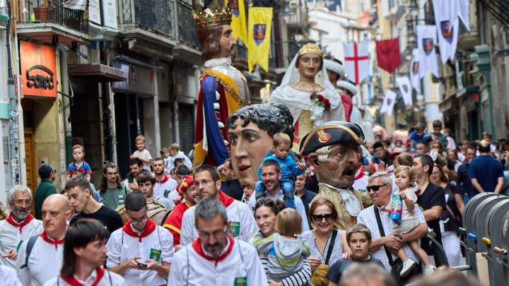 Los gigantes vuelven a las calles de Pamplona para acompañas a San Fermín Chiquito: horarios y recorridos
