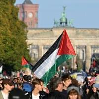 Huge Berlin protest urges end to Gaza war