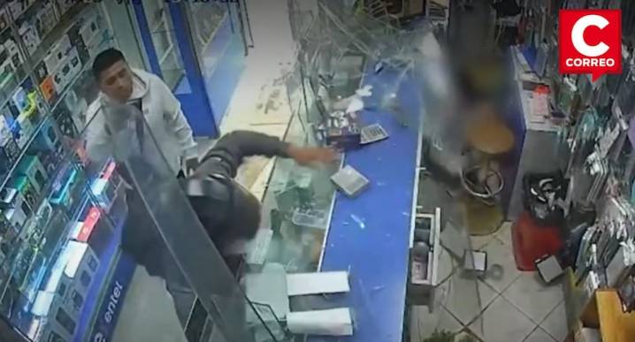 Villa María del Triunfo: Delincuentes armados asaltan tienda de celulares