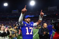 Josh Allen rallies Bills from 15-point deficit in 41